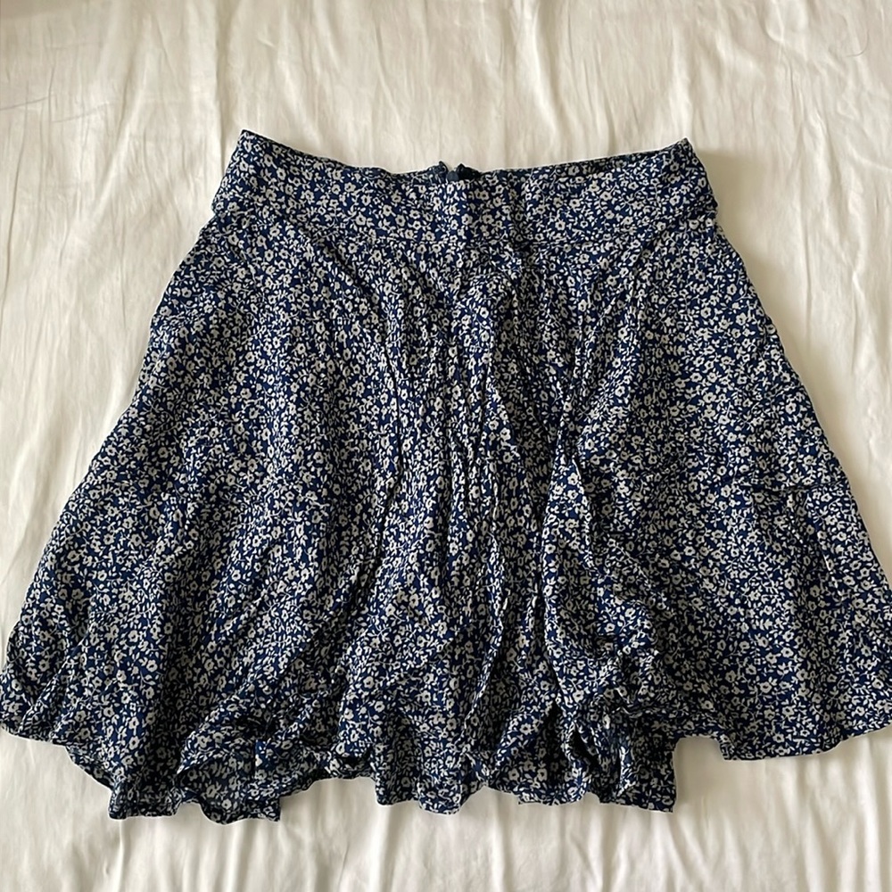 NWOT Forever 21 Navy Blue Printed Floral A-Line Mini Skirt
